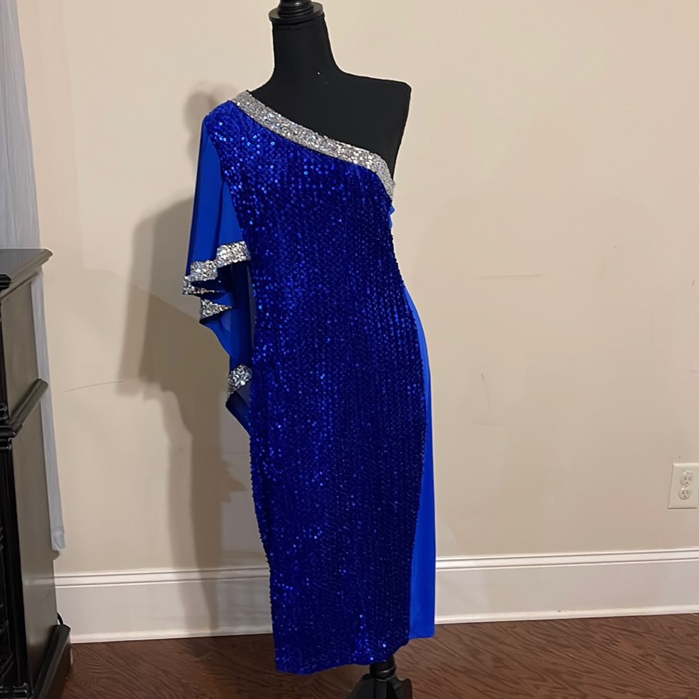Medium Royal blue one shoulder strapless dress